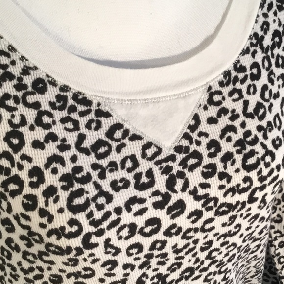 Victoria Secrets leopard print long sleeve t shirt - Picture 4 of 4